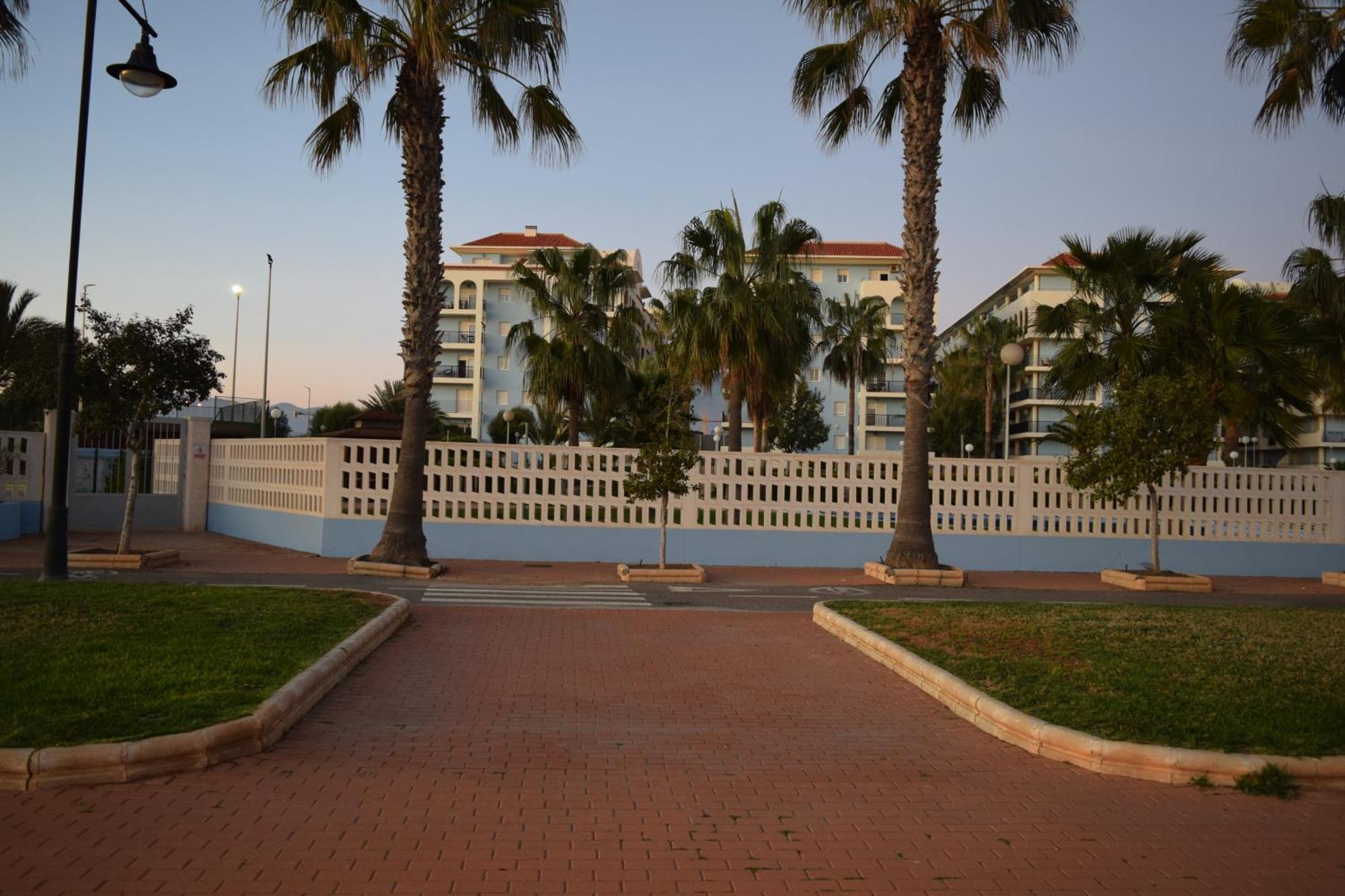 Luxurious Spacious Three Bedroom Apartment On Beachfront Almerimar Exterior photo